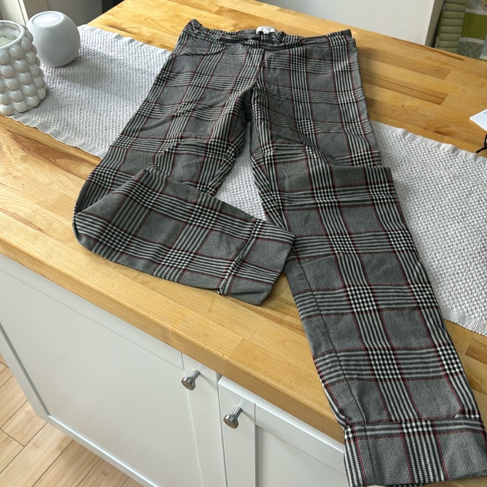 Avenue Montaigne checkered pant size 4x stretching